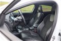 Volvo V40 - D2 R-Design Business | Verwarmbare voorruit | Panoramisch dak | Noodreservewiel - 1 - Thumbnail