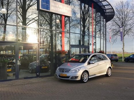 Mercedes-Benz B-klasse - 200 AUTOMAAT | Navi | Airco | Trekhaak | Cruise Control - 1