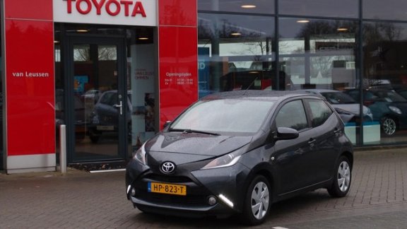 Toyota Aygo - 1.0 VVT-I 5-DRS X-PLAY CAMERA NL-AUTO - 1