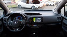 Toyota Yaris - 1.5 HYBRIDE LM-VELGEN NAVI NL-AUTO