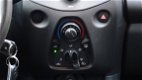 Toyota Aygo - 1.0 VVT-I X-NOW AIRCO NL-AUTO - 1 - Thumbnail