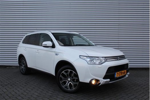 Mitsubishi Outlander - 2.0 PHEV Instyle X-Line | Automaat | Navi | Airco | 18