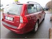 Volvo V50 - 2.0 145pk Momentum, Xenon, Roofrails - 1 - Thumbnail