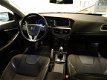 Volvo V40 - D2 115PK Momentum|Business Pack Pro|Park Assist Camera achter - 1 - Thumbnail