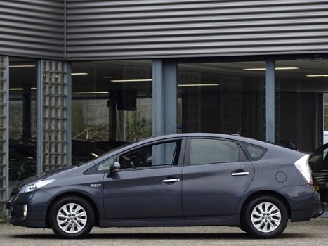 Toyota Prius - PLUG-IN HYBRID EXECUTIVE BUSINESS - 1