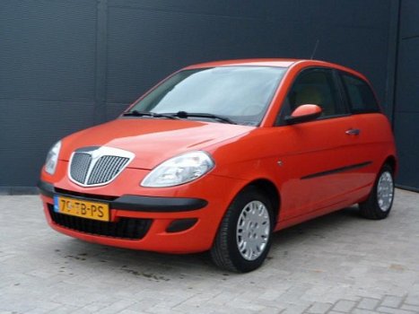 Lancia Y(psilon) - 1.4-16V Argento DFN automaat - 1