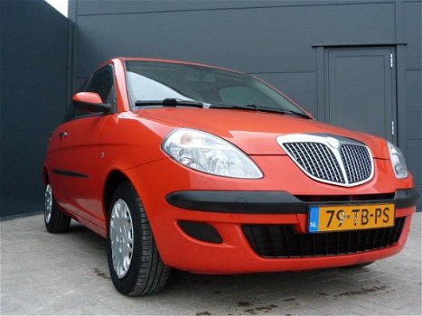 Lancia Y(psilon) - 1.4-16V Argento DFN automaat - 1