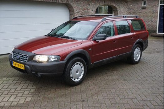 Volvo XC70 - 2.4 T Comfort Line+YOUNGTIMER+NW RIEMEN+NL AUTO - 1