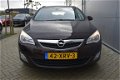 Opel Astra Sports Tourer - 1.4 Turbo Cosmo NAVI TREKHAAK / RIJKLAARPRIJS pdc / ecc airco / cruise - 1 - Thumbnail