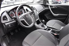 Opel Astra Sports Tourer - 1.4 Turbo Cosmo NAVI TREKHAAK / RIJKLAARPRIJS pdc / ecc airco / cruise