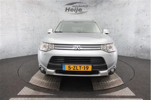 Mitsubishi Outlander - 2.0 PHEV Executive Edition X-Line | Navigatie | Climate Control | Achteruitri - 1