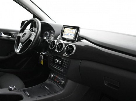 Mercedes-Benz B-klasse - 180 CDI AMBITION AUT7 + NAVIGATIE / STOELVERWARMING / XENON / TREKHAAK - 1