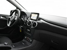 Mercedes-Benz B-klasse - 180 CDI AMBITION AUT7 + NAVIGATIE / STOELVERWARMING / XENON / TREKHAAK