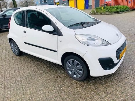 Peugeot 107 - 1.0 Access Basic , Model 2014 , Nederlandse auto, Nap-pas , Spiegels in kleur, antraci - 1