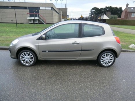 Renault Clio - 1.2-16V Collection - 1