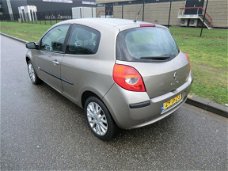 Renault Clio - 1.2-16V Collection