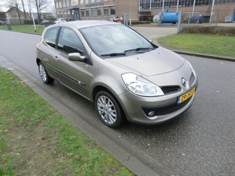 Renault Clio - 1.2-16V Collection - 1