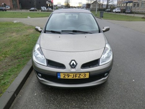 Renault Clio - 1.2-16V Collection - 1