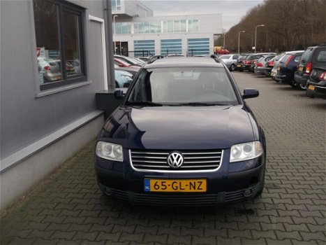 Volkswagen Passat Variant - 2.0 Trendline airco cruise lmv nap nw apk 02-2021 - 1