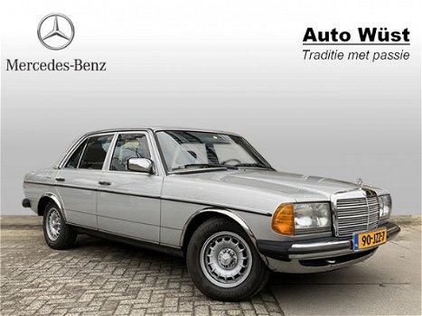 Mercedes-Benz 200-serie - YOUNGTIMER - 1
