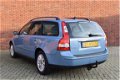 Volvo V50 - 2.4 Elite | Trekhaak | Dealeronderhouden | Youngtimer | 5 Cil. | Nieuwstaat | - 1 - Thumbnail