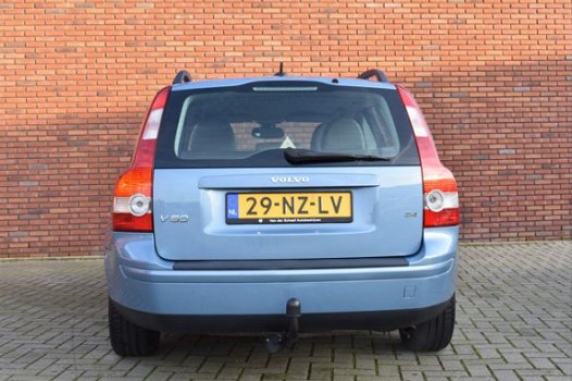 Volvo V50 - 2.4 Elite | Trekhaak | Dealeronderhouden | Youngtimer | 5 Cil. | Nieuwstaat | - 1