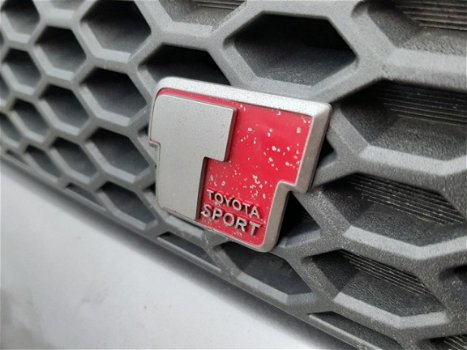 Toyota Yaris - 1.5 16V VVTI 5DR T SPORT | LM-velgen, CD-wisselaar, nette auto - 1