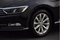 Volkswagen Passat - 1.6 TDI 120PK Highline | Navigatie | Parkeersensoren | Climatronic | LED | 17