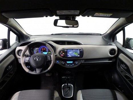 Toyota Yaris - 1.5 Hybrid Dynamic Bi-Tone | Navigatie | Safety Sense - 1