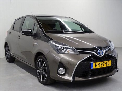 Toyota Yaris - 1.5 Hybrid Dynamic Bi-Tone | Navigatie | Safety Sense - 1