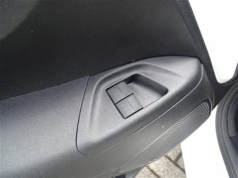Toyota Aygo - 1.0 VVT-i X-Nav 3-deurs | Airco | Navigatie | Parkeercamera | Bluetooth - 1