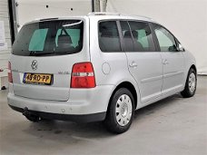 Volkswagen Touran - 2.0 16V FSI Highline | YOUNGTIMER |