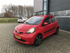 Toyota Aygo - 1.0-12V + 5 Deurs Airco / LM-velgen / CV met afstandsbediening Etc!