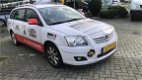 Toyota Avensis Wagon - 2.0 D-4D-F Luna 126 pk Prijs export 2250, - 1 - Thumbnail