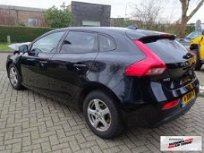 Volvo V40 - 1.6 D2 2014 5-Deurs Zwart Schade