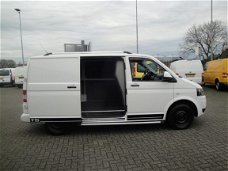 Volkswagen Transporter - 2.0 TDI 103KW 140PK AIRCO/ CRUISE CONTROL/ NAVIGATIE/ CAMERA