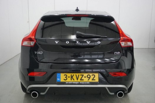 Volvo V40 - 1.6 D2 R-Design Navigatie | ECC | Parkeersensoren achter | - 1