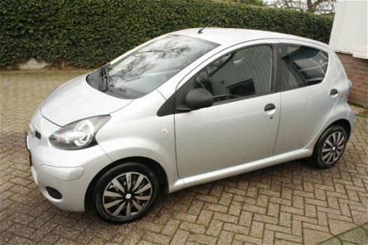 Toyota Aygo - 1.0 12V 68PK 5-DEURS NIEUWE APK - 1