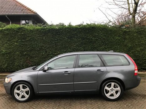 Volvo V50 - 2.0D Edition II RIJDT SUPER/NETTE AUTO/APK/VELGEN - 1