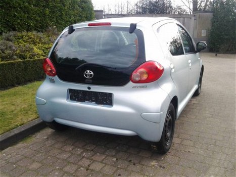 Toyota Aygo - 1.0-12V + - 1