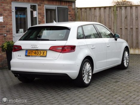 Audi A3 Sportback - 1.4 TFSI CoD Ambiente Pro Line plus 17 INCH - 1