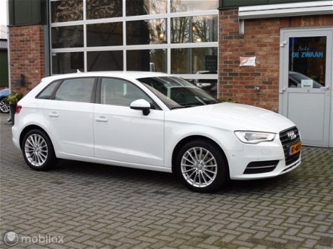 Audi A3 Sportback - 1.4 TFSI CoD Ambiente Pro Line plus 17 INCH - 1