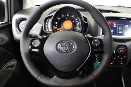 Toyota Aygo - 1.0 VVT-i x-play + x-shift VOORRAAD VOORDEEL - 1