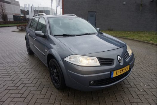 Renault Mégane Grand Tour - 1.6-16V Business Line , AIRCO, CRUISE CONTROLE, SPLINTERNIEUWE KOPPELING - 1