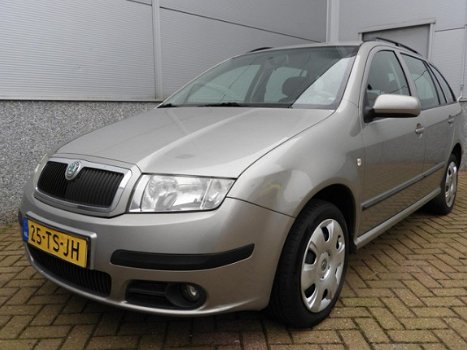 Skoda Fabia Combi - 1.4 16V Spirit Combi - 1