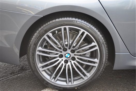 BMW 5-serie - 520i High Executive M Sport Edition Aut. Verwacht : April - 1