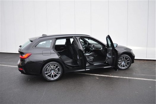 BMW 3-serie Touring - 320i High Executive Sport Line Edition Aut - 1