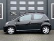 Toyota Aygo - AIRCO - 5DRS - EL PAKKET - NIEUWSTAAT - APK - 1 - Thumbnail