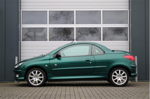 Peugeot 206 CC - 1.6-16V Roland Garros Clima/Leder/Elek.Ramen/C.V./LM.Velgen/Radio.CD/APK:13-11-2020 - 1