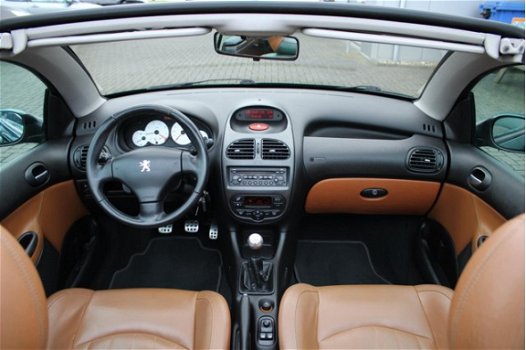 Peugeot 206 CC - 1.6-16V Roland Garros Clima/Leder/Elek.Ramen/C.V./LM.Velgen/Radio.CD/APK:13-11-2020 - 1